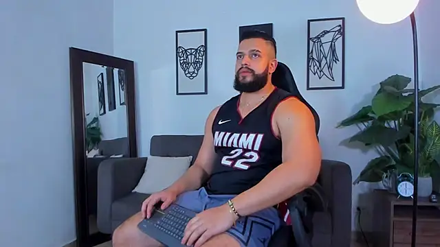 Justin kingX7 online show from April 18, 4:37 am