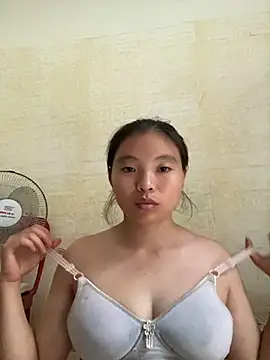 viluna online show from October 22, 4:45 am