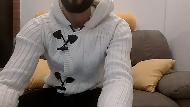 Amicisegreti online show from January 11, 9:33 pm