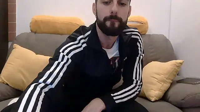 Amicisegreti online show from January 12, 6:36 pm