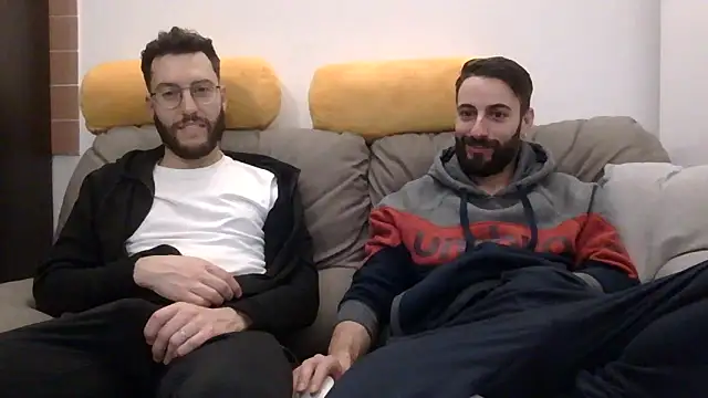 Amicisegreti online show from March 12, 8:13 pm