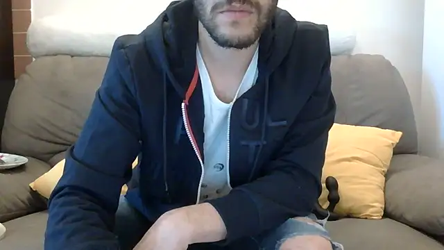 Amicisegreti online show from April 1, 4:59 pm