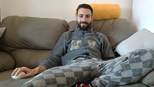 Amicisegreti online show from March 5, 9:50 am