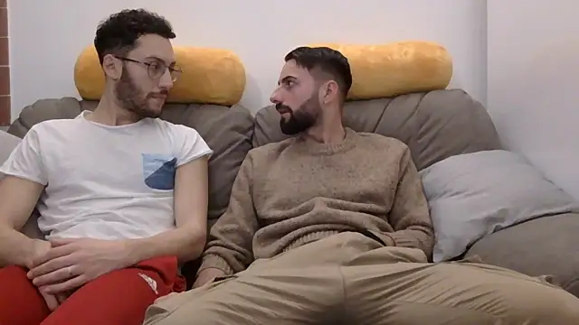 Amicisegreti online show from March 23, 9:36 pm