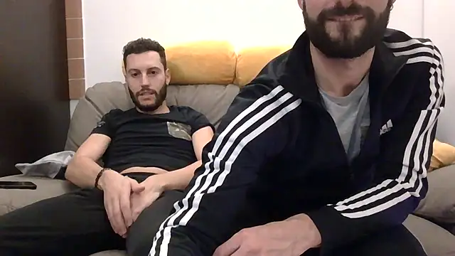 Amicisegreti online show from November 28, 9:48 pm