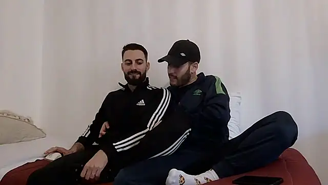 Amicisegreti online show from March 22, 1:56 pm