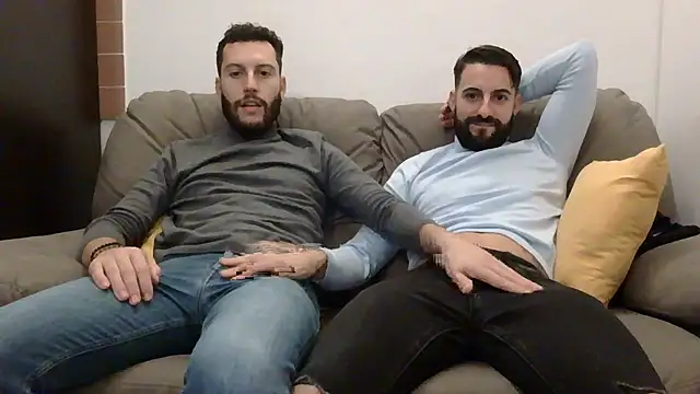 Amicisegreti online show from November 30, 9:15 pm