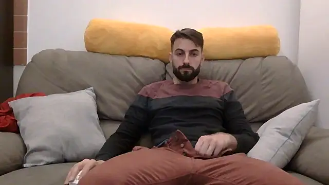 Amicisegreti online show from March 19, 9:48 pm