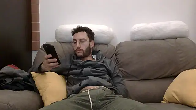 Amicisegreti online show from March 31, 8:22 pm