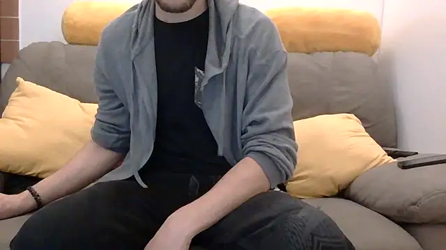 Amicisegreti online show from December 16, 6:28 am