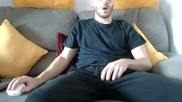 Amicisegreti online show from December 18, 11:47 am