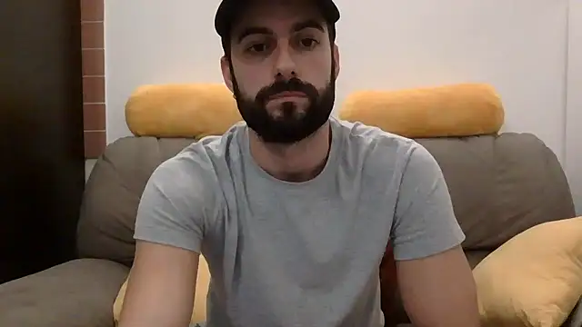 Amicisegreti online show from November 25, 9:48 pm