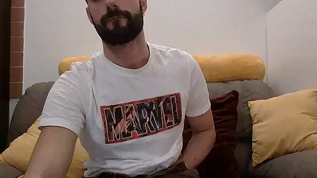 Amicisegreti online show from December 17, 4:23 pm