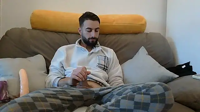 Amicisegreti online show from February 21, 6:37 am