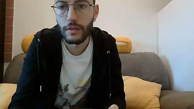 Amicisegreti online show from January 7, 7:24 am