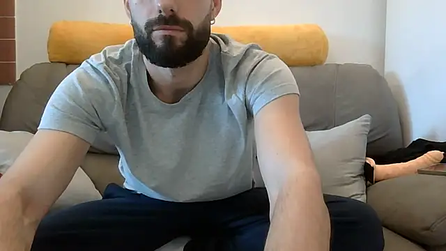 Amicisegreti online show from February 19, 12:46 pm