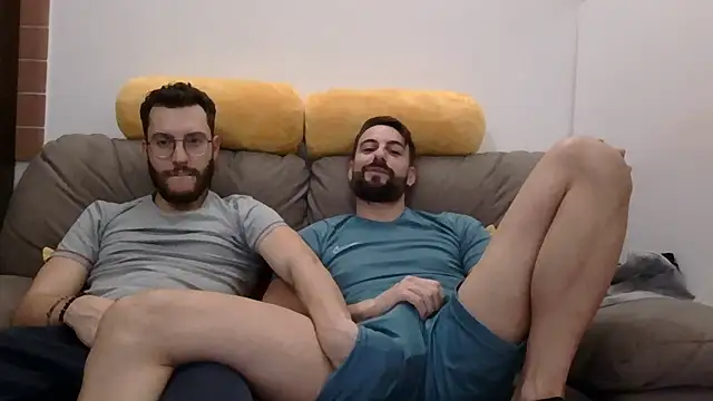 Amicisegreti online show from December 4, 9:36 pm