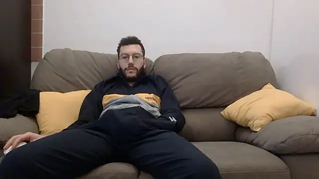 Amicisegreti online show from January 14, 6:39 am