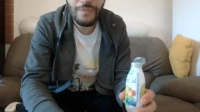 Amicisegreti online show from April 4, 5:25 am