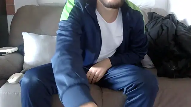 Amicisegreti online show from January 15, 9:56 am