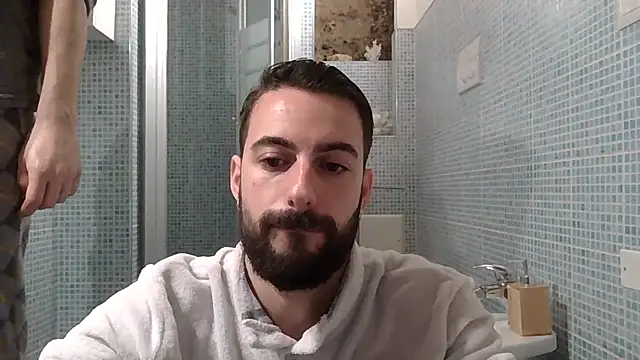 Amicisegreti online show from February 12, 7:08 am