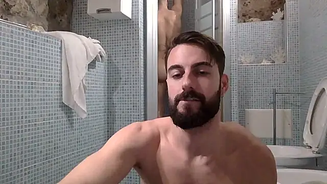 Amicisegreti online show from February 12, 8:41 pm