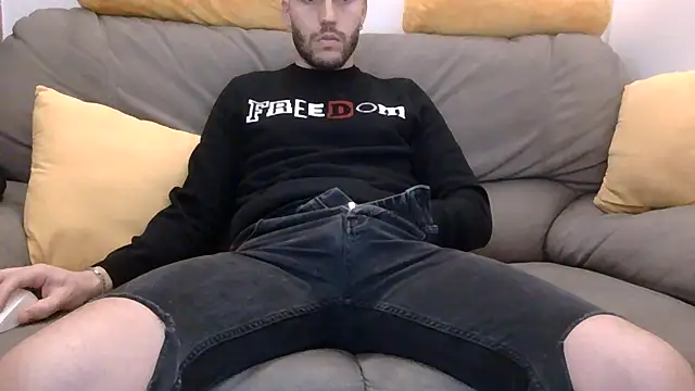 Amicisegreti online show from December 20, 9:28 pm