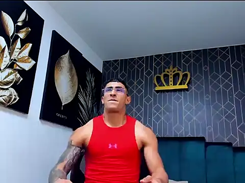 Snapshot of adrian_ray chatting on November 24, 6:19 pm adrian ray online show from November 24, 6:19 pm