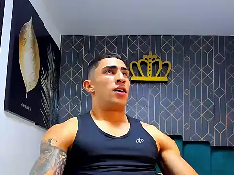 Snapshot of adrian_ray chatting on November 11, 11:42 pm adrian ray online show from November 11, 11:42 pm