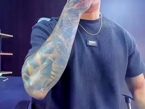 Snapshot of adrian_ray chatting on December 3, 6:18 pm adrian ray online show from December 3, 6:18 pm