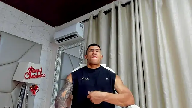 Snapshot of adrian_ray chatting on December 4, 6:29 pm adrian ray online show from December 4, 6:29 pm