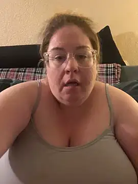 Snapshot of sexymommy1988 chatting on September 18, 2:25 am sexymommy1988 online show from September 18, 2:25 am