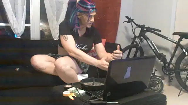 Snapshot of mistismoker chatting on March 20, 3:29 am mistismoker online show from March 20, 3:29 am