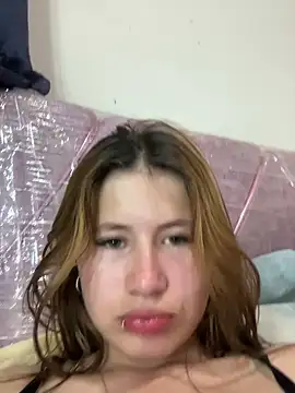 Snapshot of Olivia11_ chatting on November 18, 11:15 pm Olivia11 online show from November 18, 11:15 pm