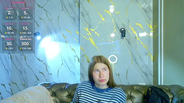 Snapshot of Olivia11_ chatting on December 16, 11:36 am Olivia11 online show from December 16, 11:36 am