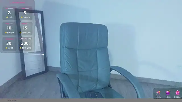 Olivia11  online show from February 13, 1:11 pm