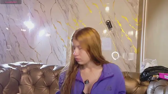 Olivia11  online show from December 20, 11:57 am