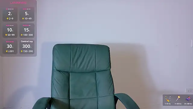 Snapshot of Olivia11_ chatting on November 26, 11:21 am Olivia11 online show from November 26, 11:21 am