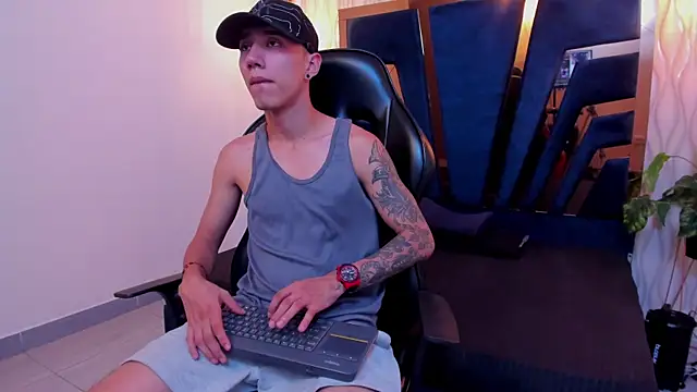 Justin Lakee online show from October 6, 11:16 pm