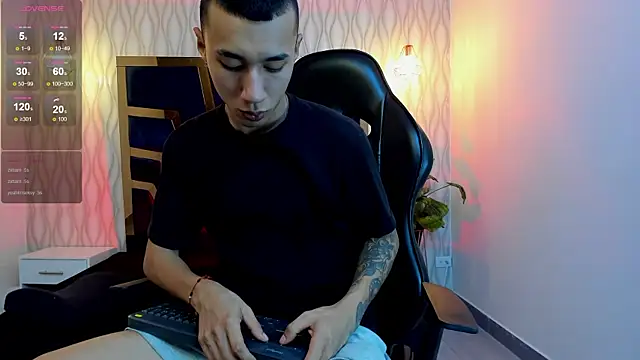 Justin Lakee online show from October 18, 11:18 pm
