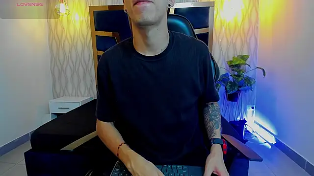 Justin Lakee online show from October 10, 11:16 pm