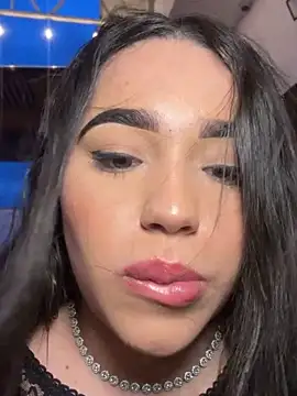 Snapshot of SofiaWildee chatting on June 16, 11:27 pm SofiaWildee online show from June 16, 11:27 pm