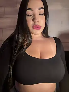 Snapshot of SofiaWildee chatting on February 8, 2:31 am SofiaWildee online show from February 8, 2:31 am