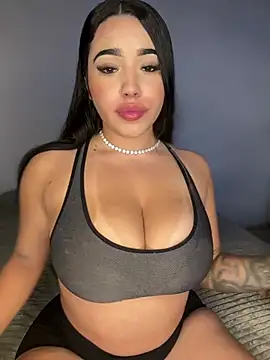 SofiaWildee online show from April 8, 4:58 am