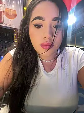 Snapshot of SofiaWildee chatting on July 2, 1:17 am SofiaWildee online show from July 2, 1:17 am