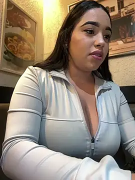 Snapshot of SofiaWildee chatting on June 26, 12:38 am SofiaWildee online show from June 26, 12:38 am