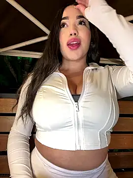 Snapshot of SofiaWildee chatting on January 13, 12:15 am SofiaWildee online show from January 13, 12:15 am