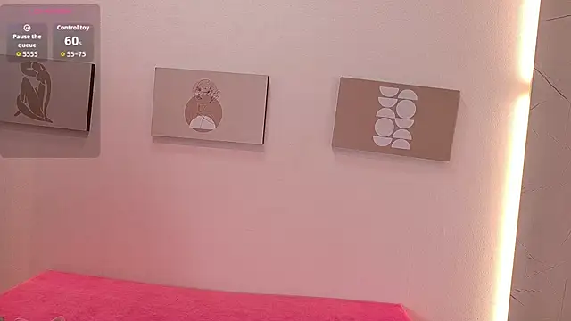 SofiaWildee online show from October 6, 9:15 pm