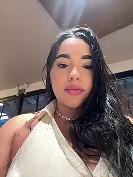 Snapshot of SofiaWildee chatting on June 20, 11:21 pm SofiaWildee online show from June 20, 11:21 pm