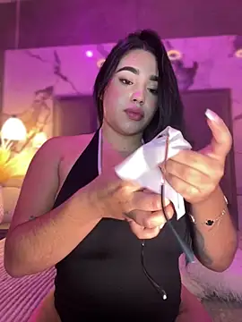 Snapshot of SofiaWildee chatting on December 18, 4:06 am SofiaWildee online show from December 18, 4:06 am